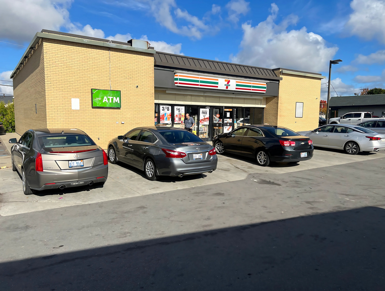 Primary Photo Of 2489 Lapeer Rd, Auburn Hills Convenience Store For Sale