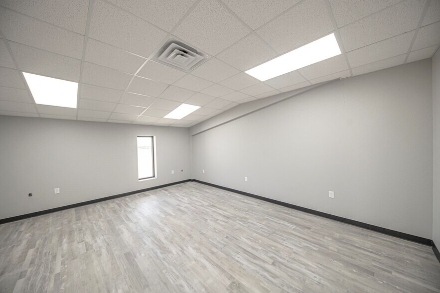 More Photos Of 16651 W Basin St, Odessa Industrial For Sale