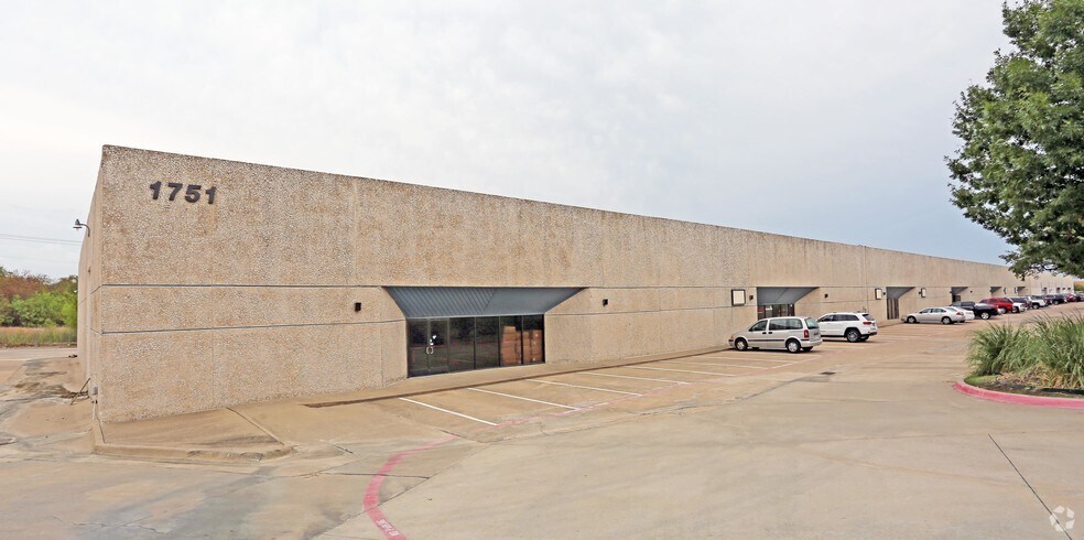 More Photos Of 1751 Hurd Dr, Irving Distribution For Lease