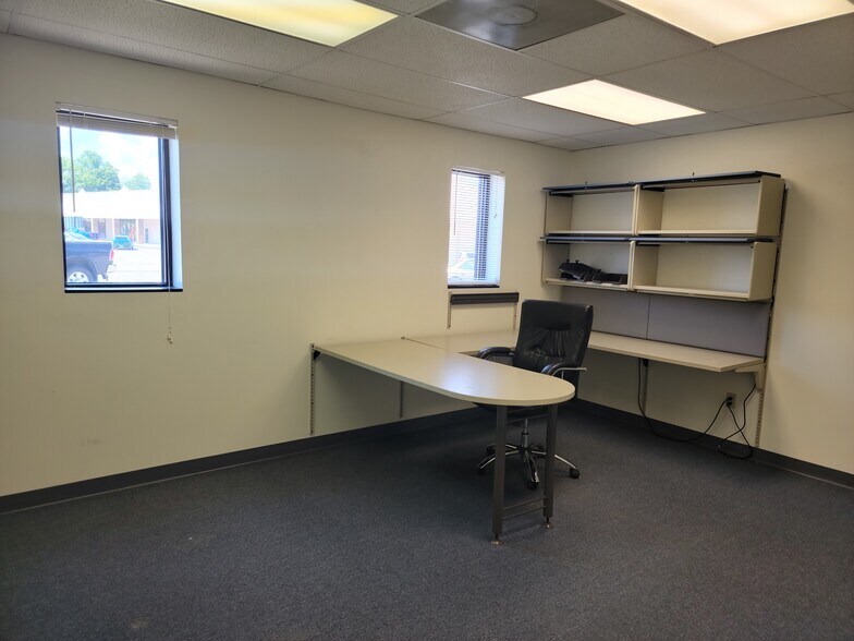 More Photos Of 694 Beverly Pike, Elkins Office For Lease