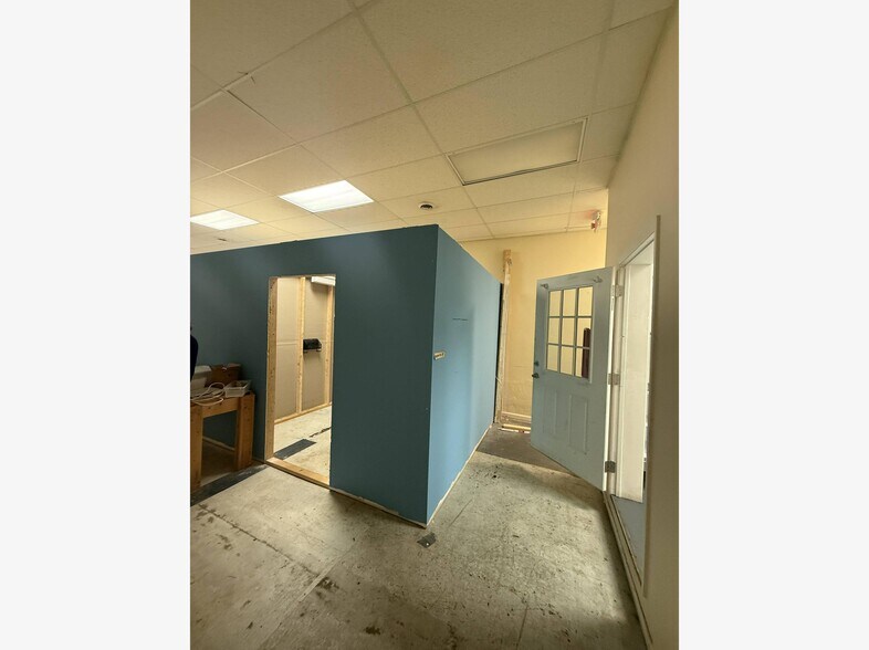 More Photos Of 338 N Washington Ave, Pulaski Office For Lease