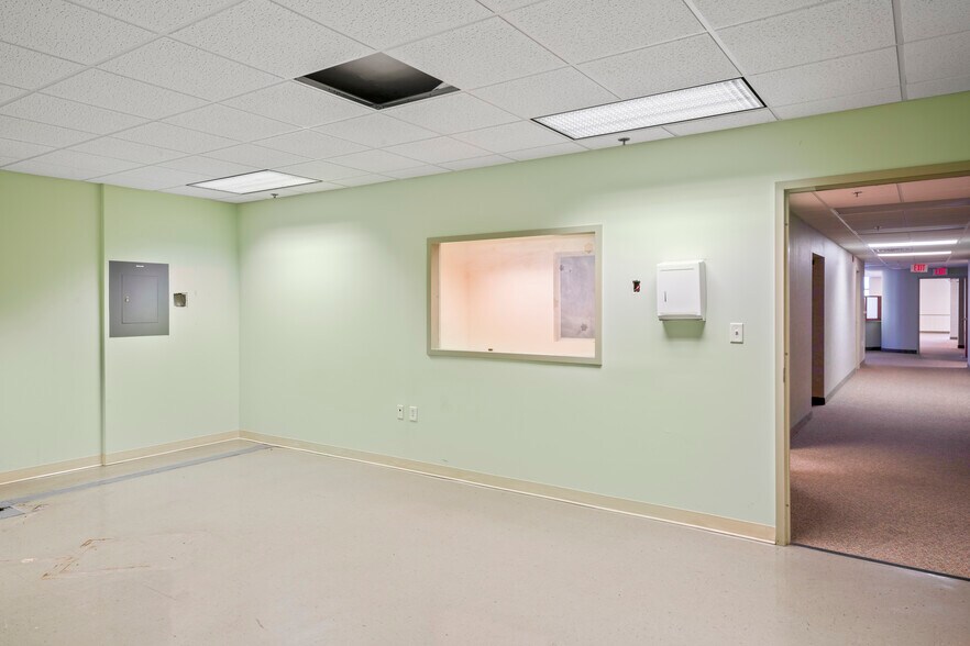 More Photos Of 46B Thomas Johnson Dr, Frederick Medical For Sale