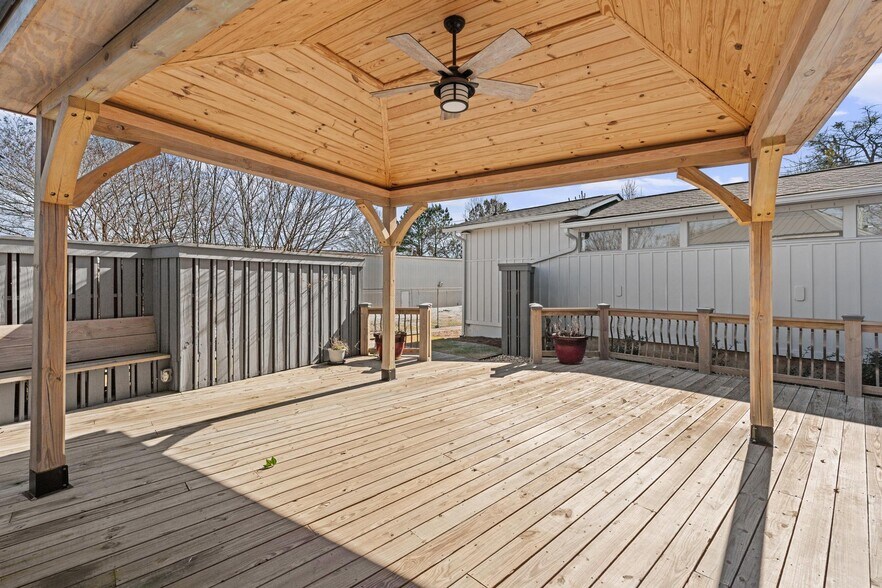 More Photos Of 1016 Everee Inn Rd, Griffin Business Park For Sale