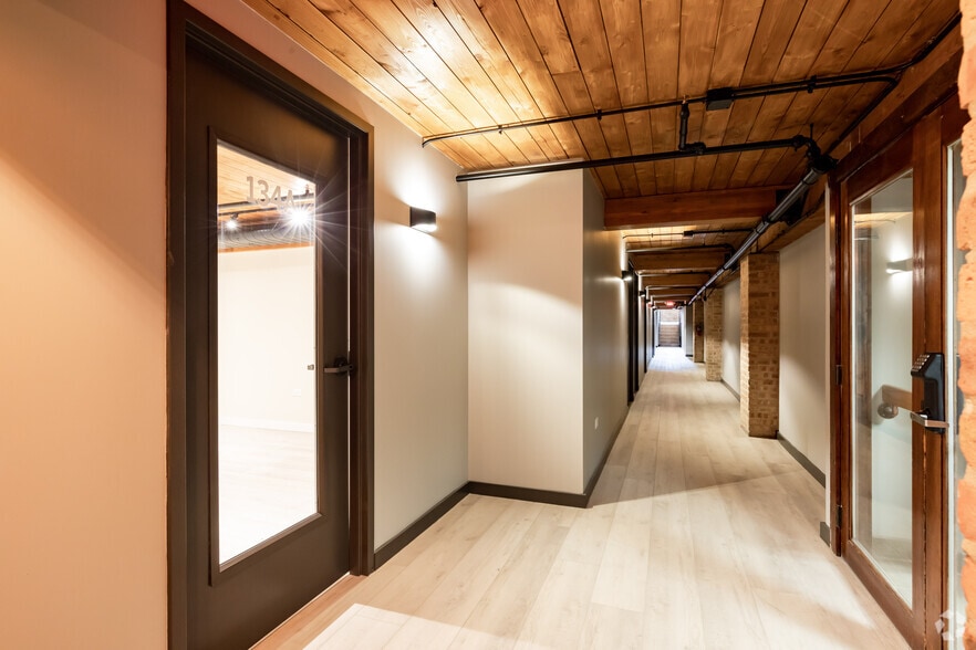 More Photos Of 200-300 E 5th Ave, Naperville Apartments For Lease