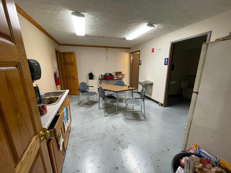 More Photos Of 708 Fairground Rd, Lucasville Land For Sale