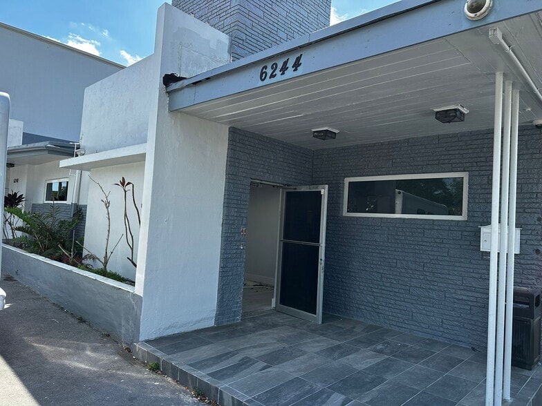 More Photos Of 6240-6244 Miramar Pky, Miramar Medical For Lease