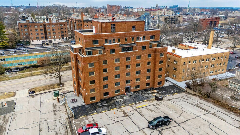 More Photos Of 2330 Victory Pky, Cincinnati Office Residential For Lease