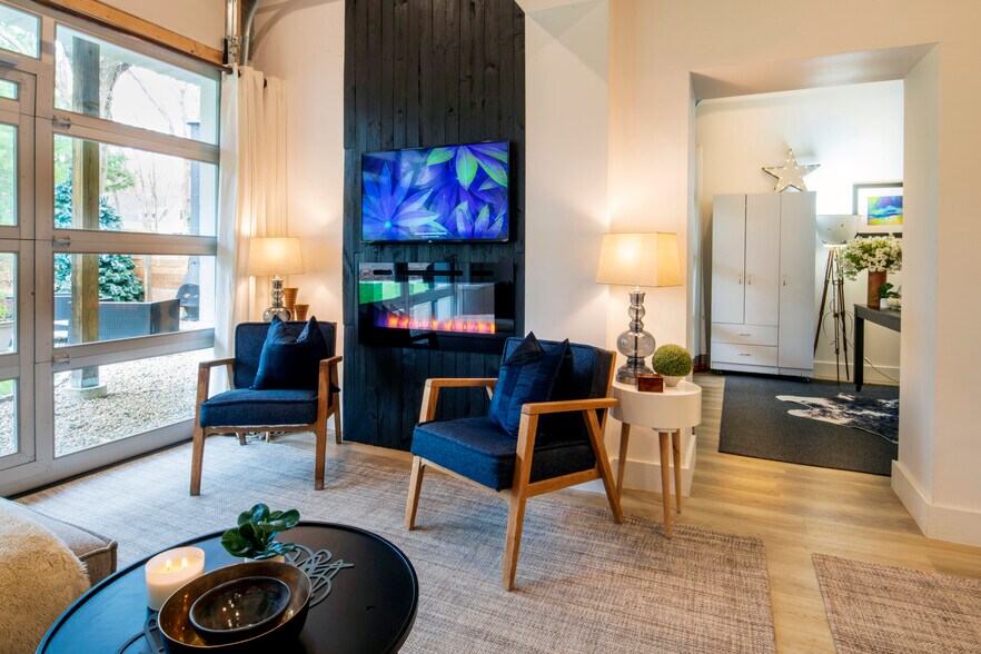 More Photos Of 13662 Red Arrow Hwy, Harbert Hotel For Sale
