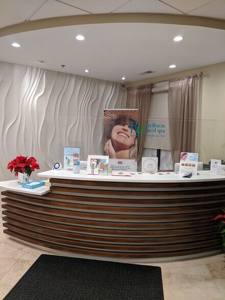 More Photos Of 230 E Ogden Ave, Hinsdale Medical For Sale