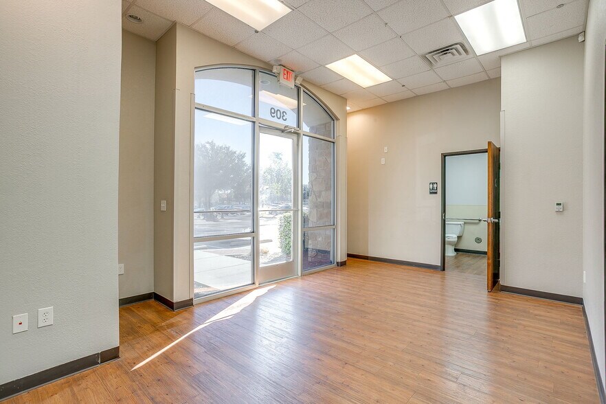 More Photos Of 12461 Timberland Blvd, Fort Worth Medical For Lease