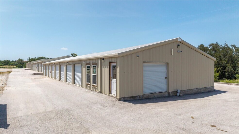 More Photos Of 104 Vista View Trl, Spicewood Specialty For Sale