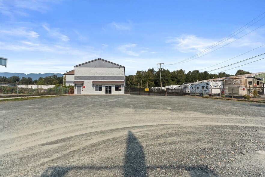 More Photos Of 44755 Yale Rd, Chilliwack Warehouse For Sale
