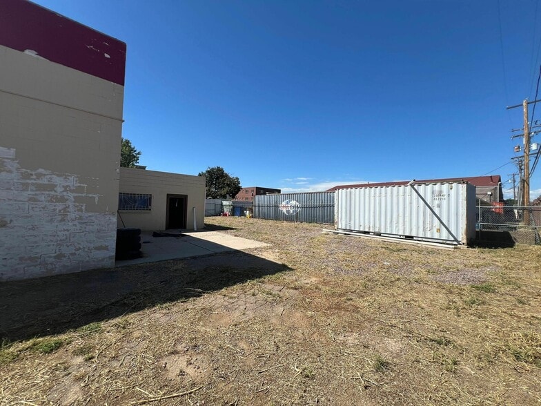 More Photos Of 11983 14th Ave, Aurora Industrial For Lease