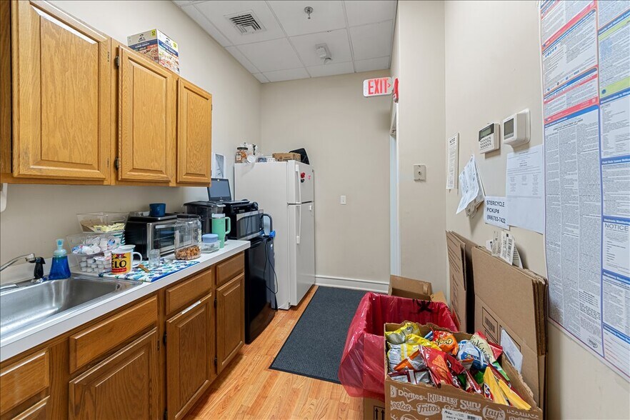 More Photos Of 2119 Post Rd, Fairfield Medical For Sale