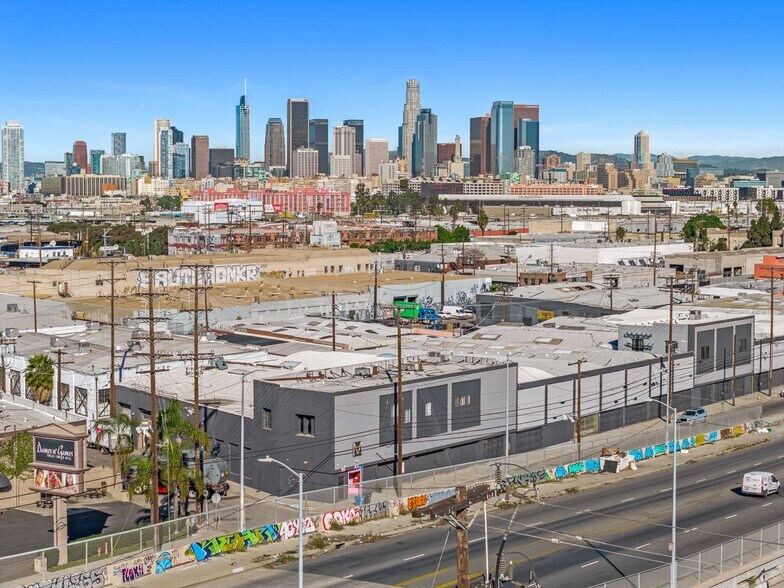 More Photos Of 2001-2031 S Santa Fe Ave, Los Angeles Warehouse For Lease