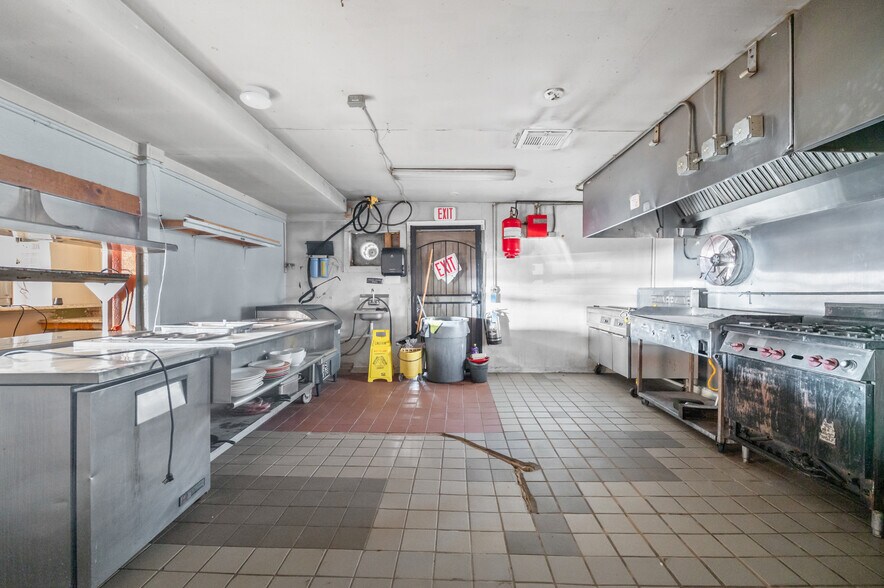 More Photos Of 1710 Second St, Pleasanton Restaurant For Sale