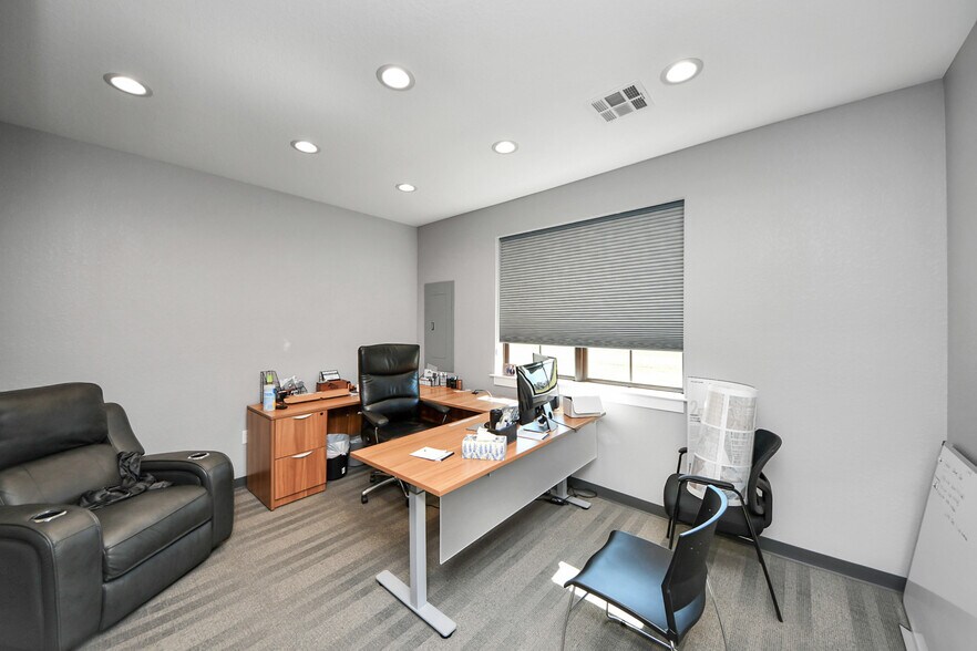 More Photos Of 800 Bonaventure Way, Sugar Land Medical For Sale