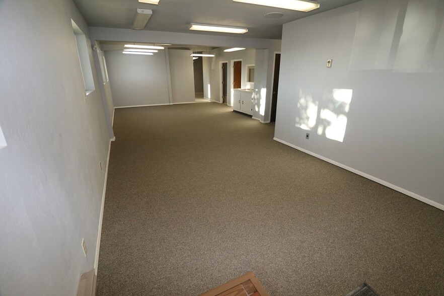 More Photos Of 2009 Industrial Road, Cortez Warehouse For Lease