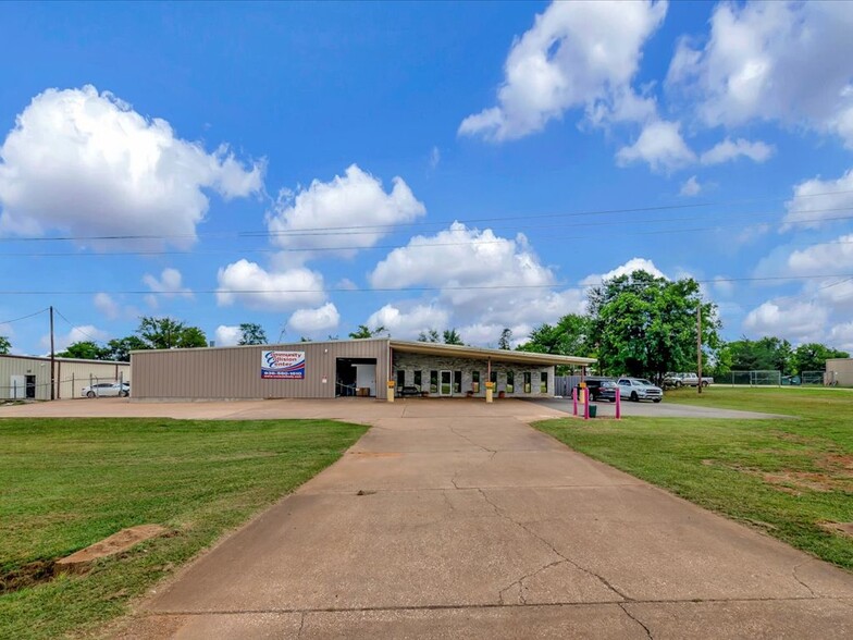 Primary Photo Of 2220 N Stallings Dr, Nacogdoches Auto Repair For Sale