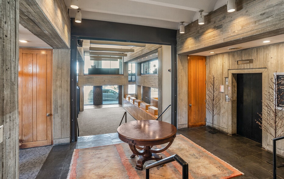 More Photos Of 916 Bay St, Beaufort Office For Sale