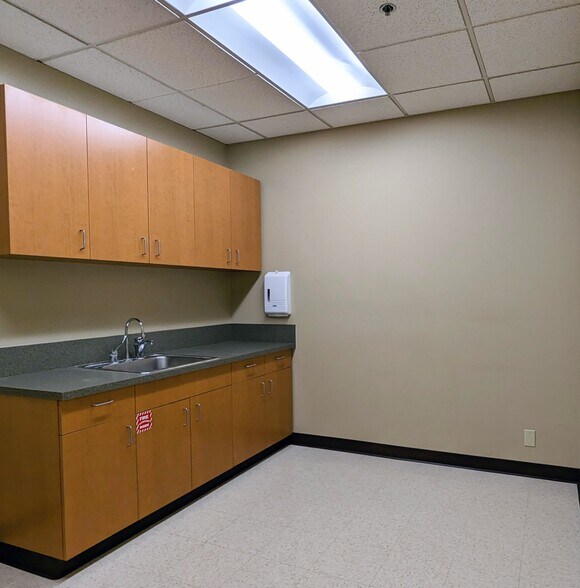 More Photos Of 4601 NE 77th Ave, Vancouver Office For Lease