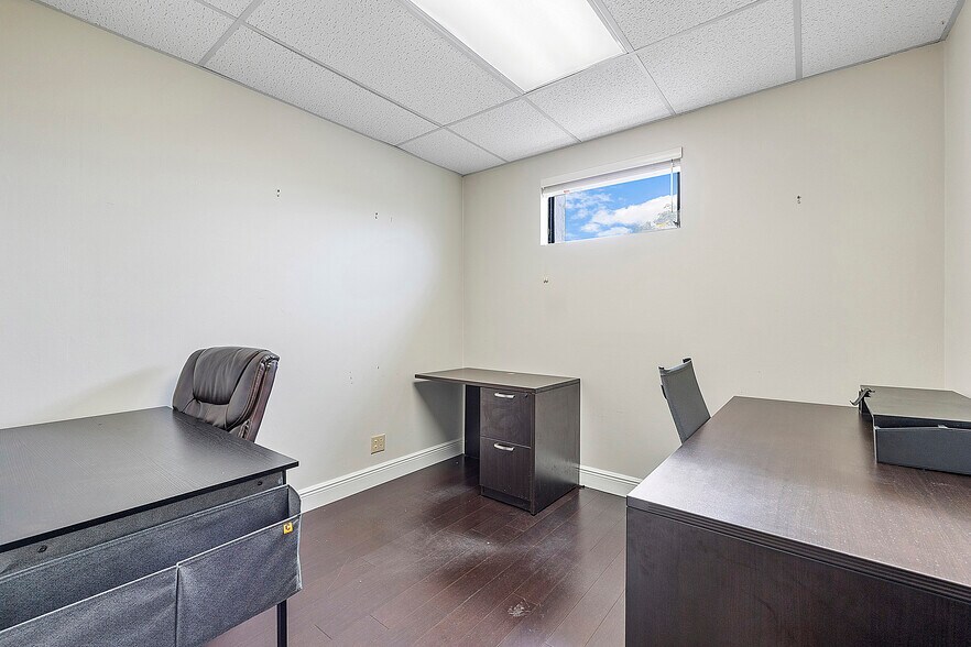 More Photos Of 2699 Stirling Rd, Fort Lauderdale Office For Sale