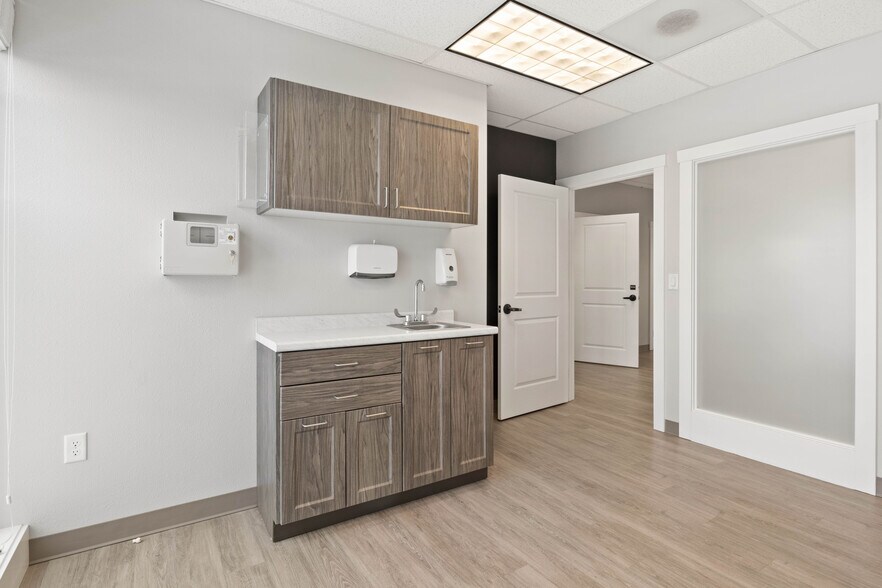 More Photos Of 350 Miller St SE, Salem Office For Sale