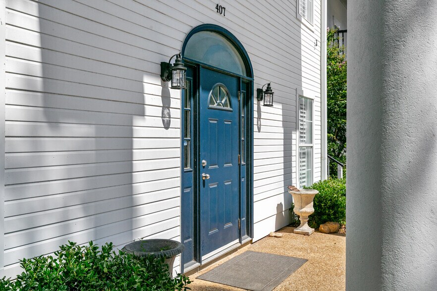 More Photos Of 407 Orchard Park, Ridgeland Office Residential For Sale