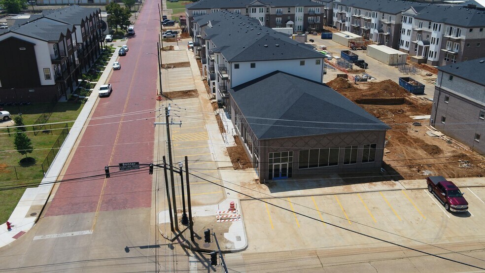 More Photos Of 525 W Erwin St, Tyler Restaurant For Lease