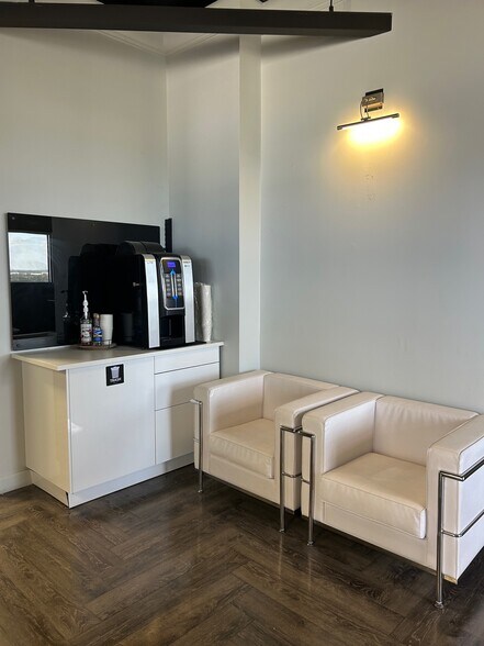 More Photos Of 13499 Biscayne Blvd, Miami Apartments For Lease