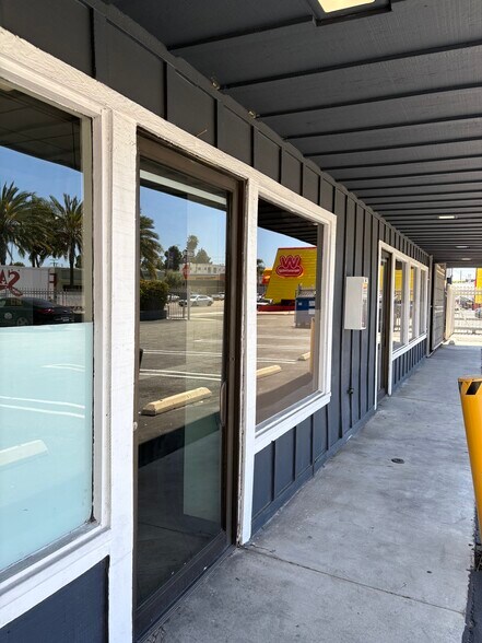 More Photos Of 312 N Gaffey St, San Pedro Freestanding For Lease
