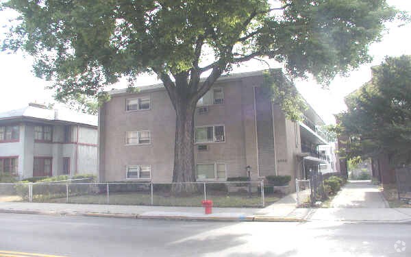 Primary Photo Of 6933 S Jeffery Blvd, Chicago Apartments For Sale