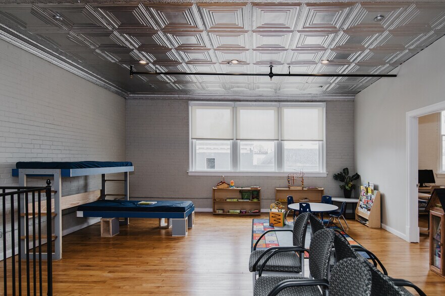 More Photos Of 2700 Cherokee St, Saint Louis General Retail For Lease