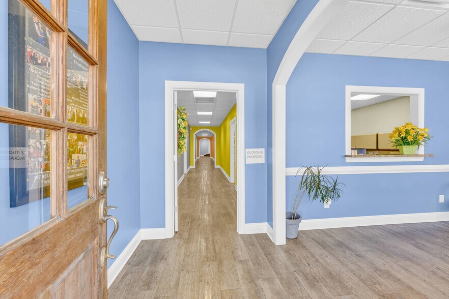 More Photos Of 24 Hartwell St, Royston Office For Sale