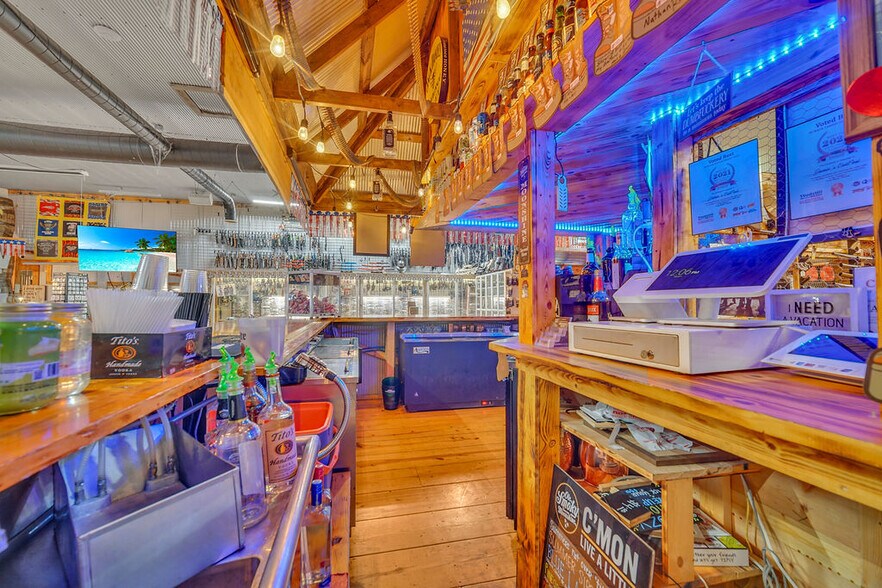 More Photos Of 602 Clark St, Utica Restaurant For Sale