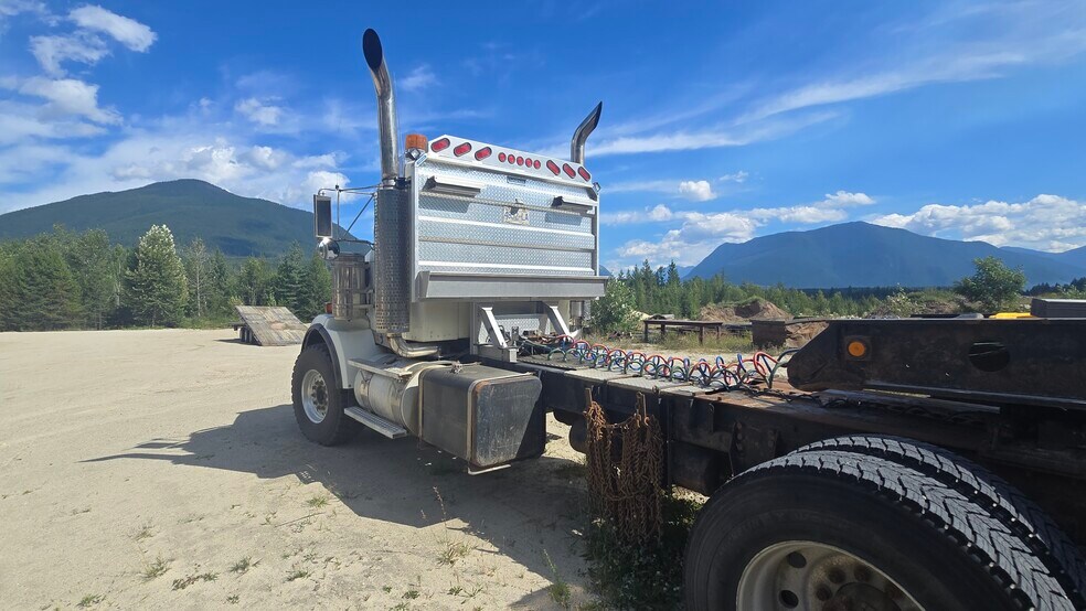 More Photos Of 1500 Hot Springs Rd, Nakusp Industrial For Sale