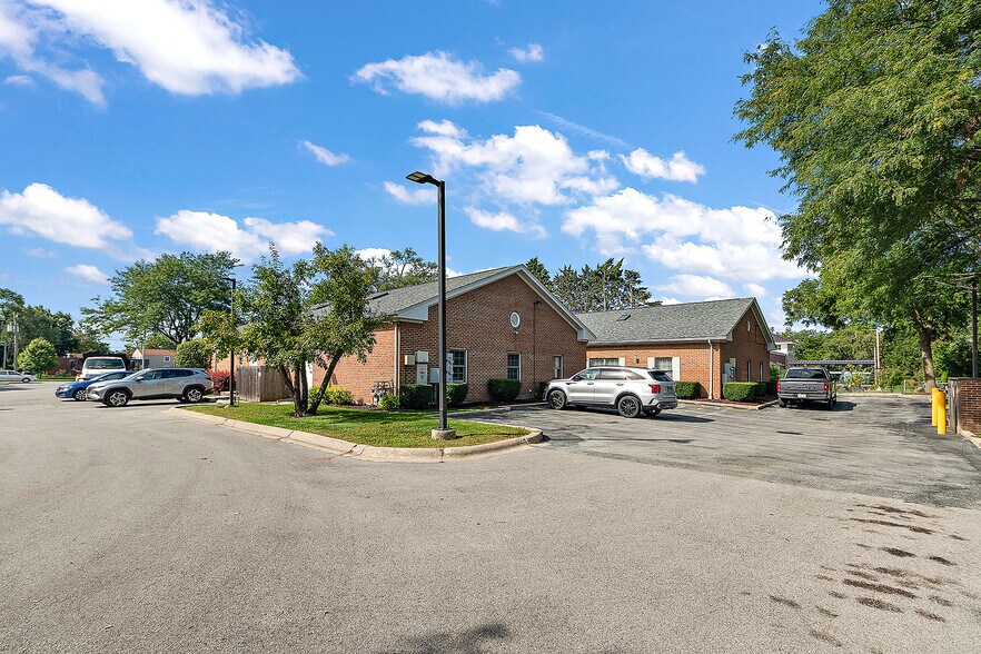 More Photos Of 7620-7632 W 159th St, Orland Park Office For Sale