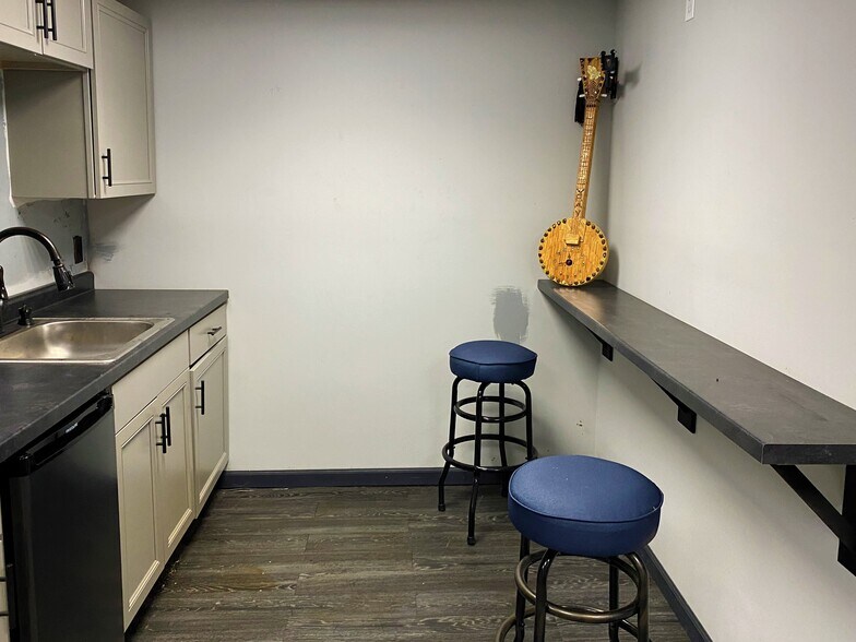 More Photos Of 4302-4306 N Dixie Dr, Dayton Specialty For Sale