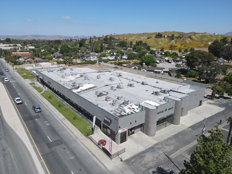 More Photos Of 4000 E Florida Ave, Hemet Freestanding For Lease