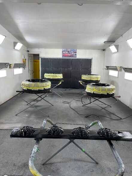 More Photos Of 16001 SE Mcloughlin Blvd, Milwaukie Auto Repair For Lease