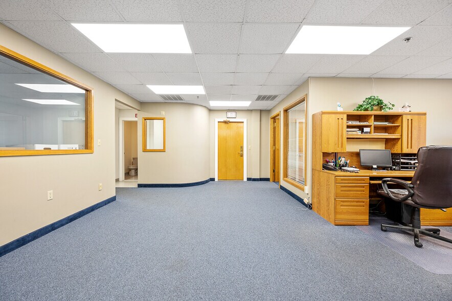 More Photos Of 176 East Main St, Westborough Medical For Sale