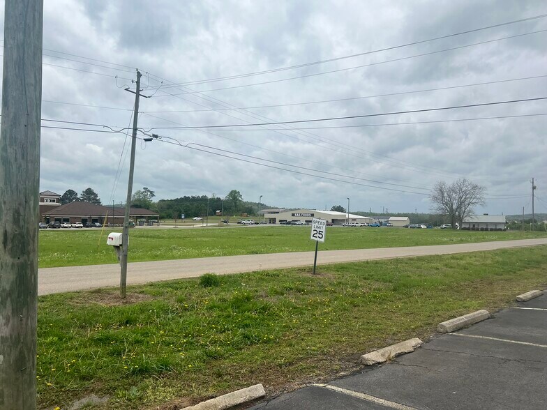 More Photos Of 285 Head Dr, Cleveland General Retail For Sale