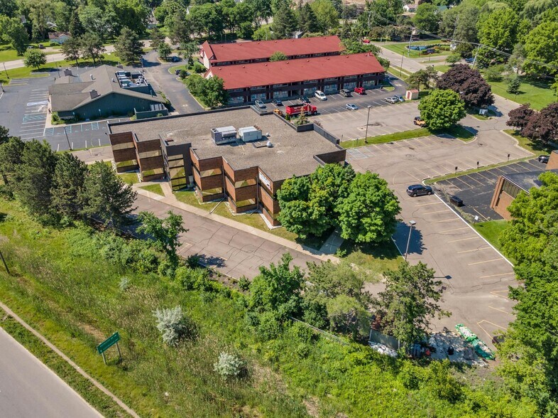 More Photos Of 2430 Rochester Ct, Troy Medical For Lease