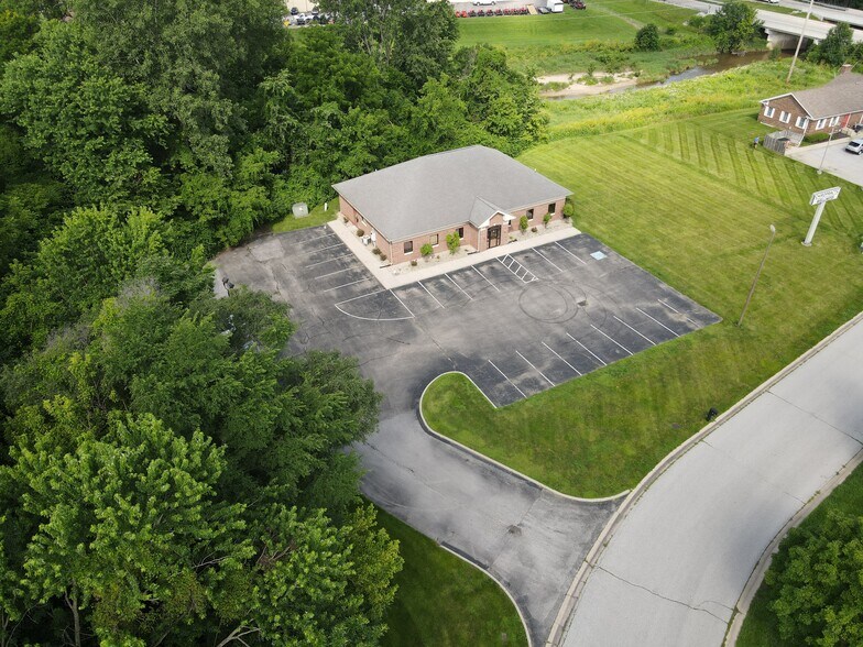 More Photos Of 30 Spring Mill Ct, Mooresville Office For Lease