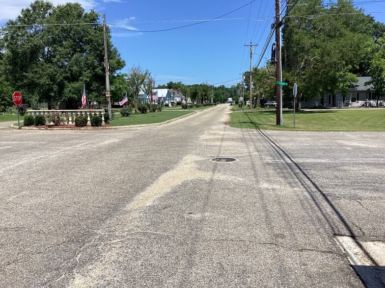 More Photos Of 7811 Main, Dozier Freestanding For Sale