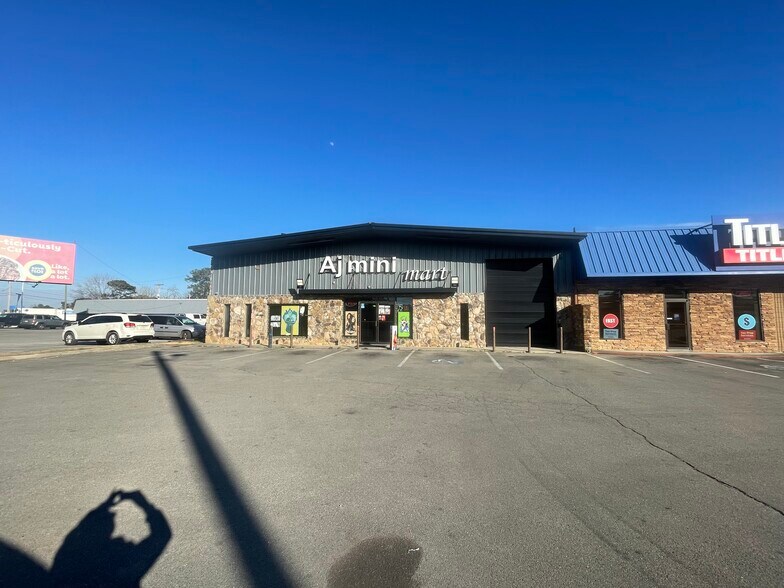 Primary Photo Of 2600 E Walnut Ave, Dalton Office For Lease