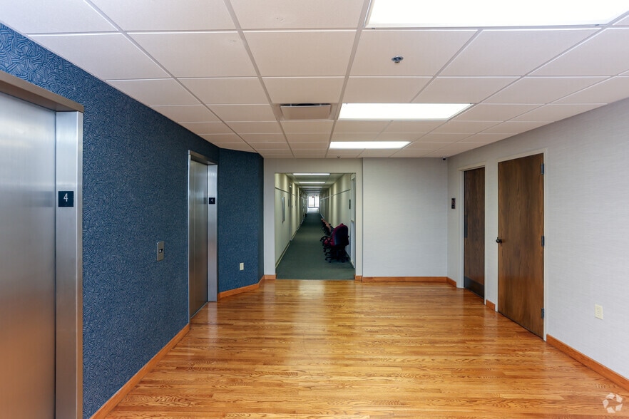 More Photos Of 3301 Golden Rd, Tyler Office For Lease