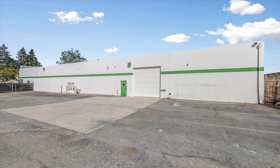 More Photos Of 1290 Reamwood Ave, Sunnyvale Research And Development For Lease