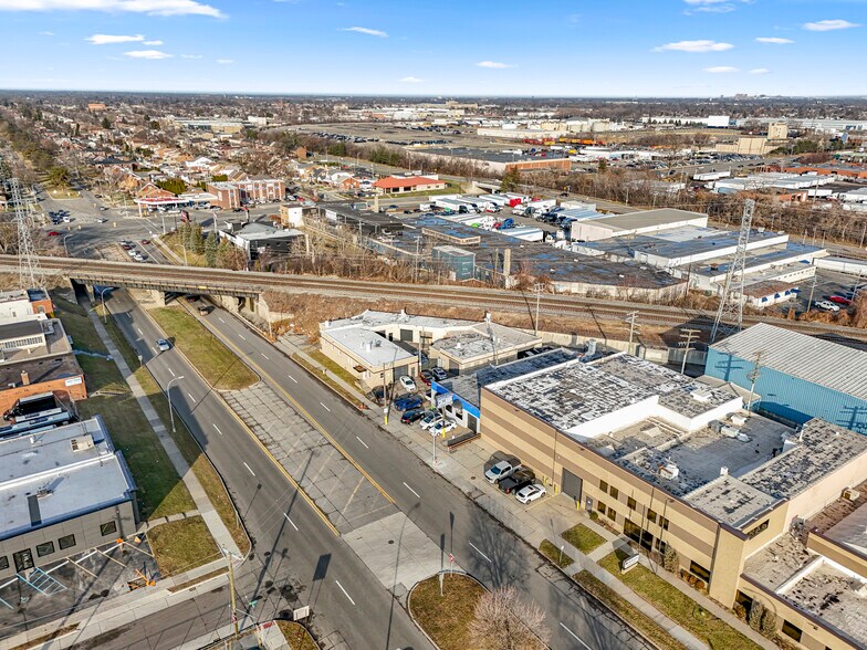 More Photos Of 5420 Oakman Blvd, Dearborn Warehouse For Sale