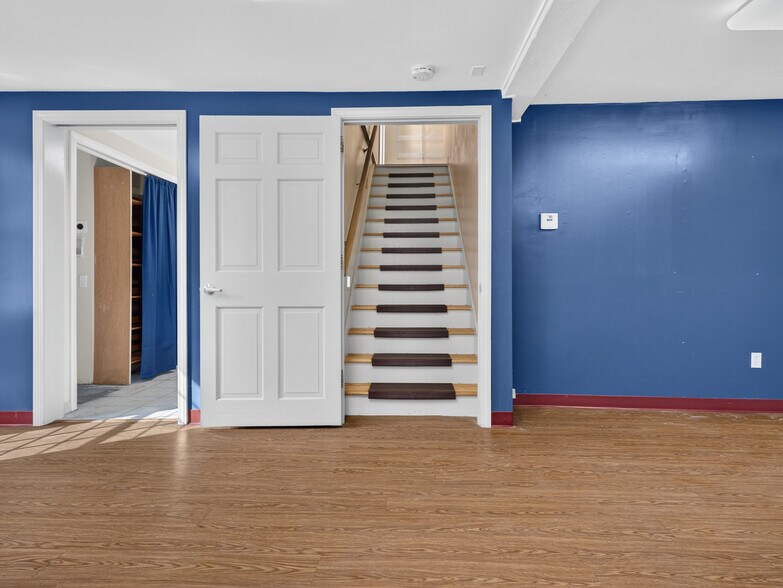 More Photos Of 1721 Saybrook Rd, Haddam Veterinarian Kennel For Sale